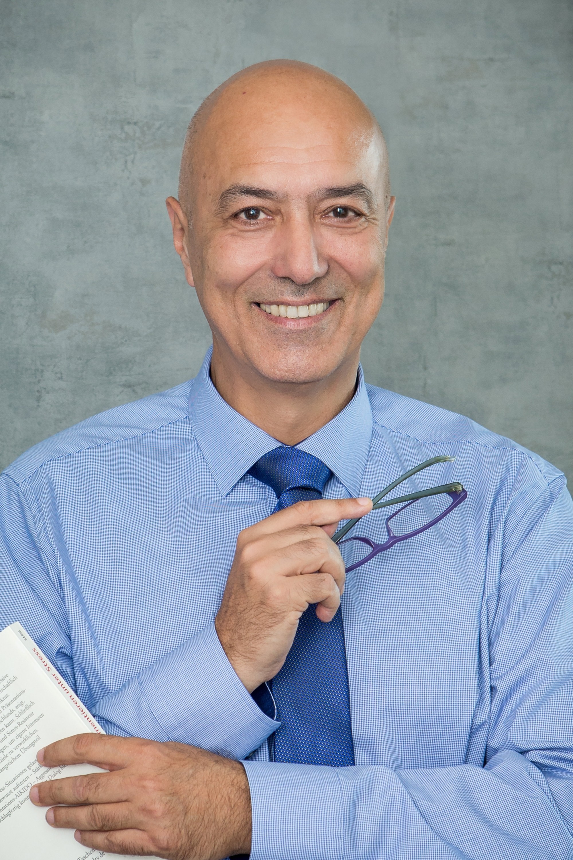 <h3>Γεώργιος Καραμανίδης</h3><p>Δικηγόρος παρ’ Αρείω Πάγω, ΔΝ Διαπιστευμένος Διαμεσολαβητής Διαχειριστής Αφερεγγυότητας</p>